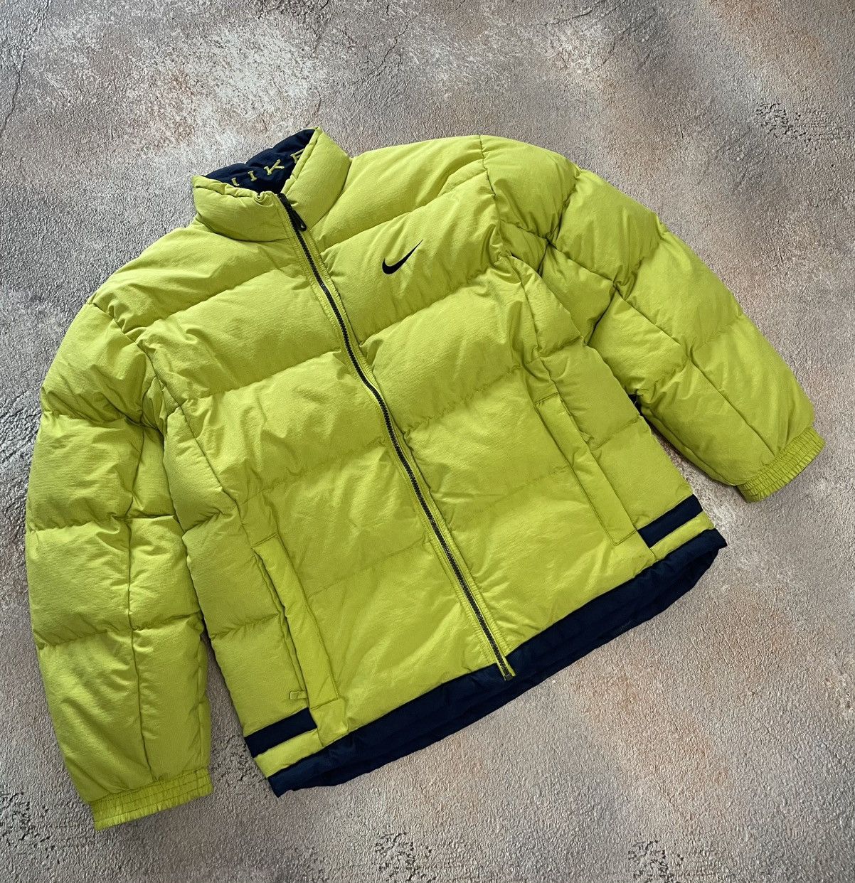 Nike Vintage Nike Big Logo Nylon Puffer Jacket Size US M / EU 48-50 / 2 - 4 Thumbnail