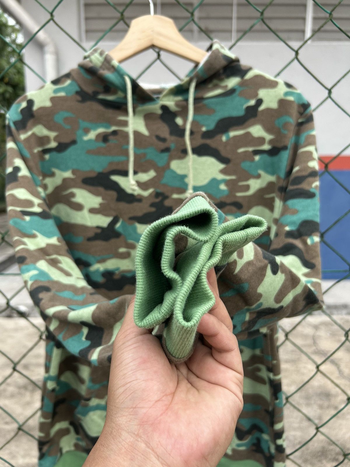 Vintage Vintage Panhard Camo Pullover Hoodie Size US L / EU 52-54 / 3 - 4 Thumbnail