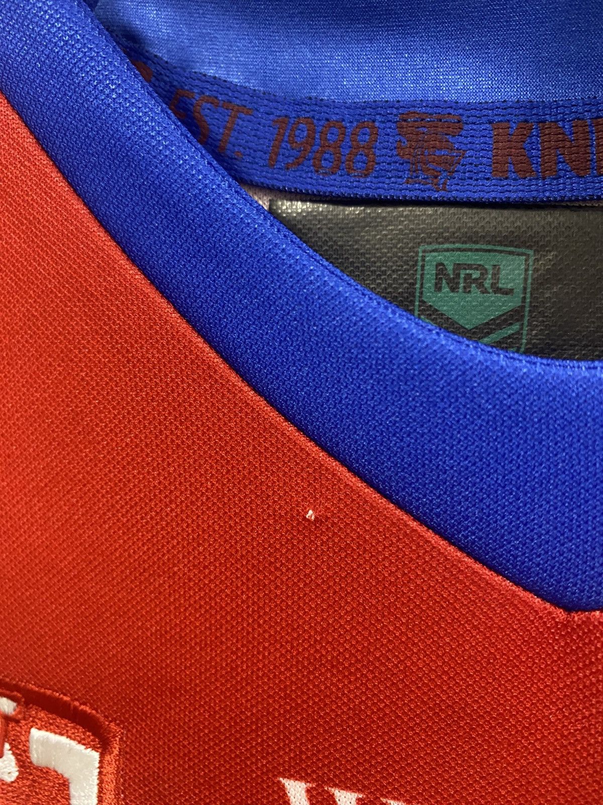 O'Neills NWT NRL NEWCASTLE KNIGHTS RUGBY LEAGUE SHIRT JERSEY O'NEILLS Size US M / EU 48-50 / 2 - 3 Thumbnail