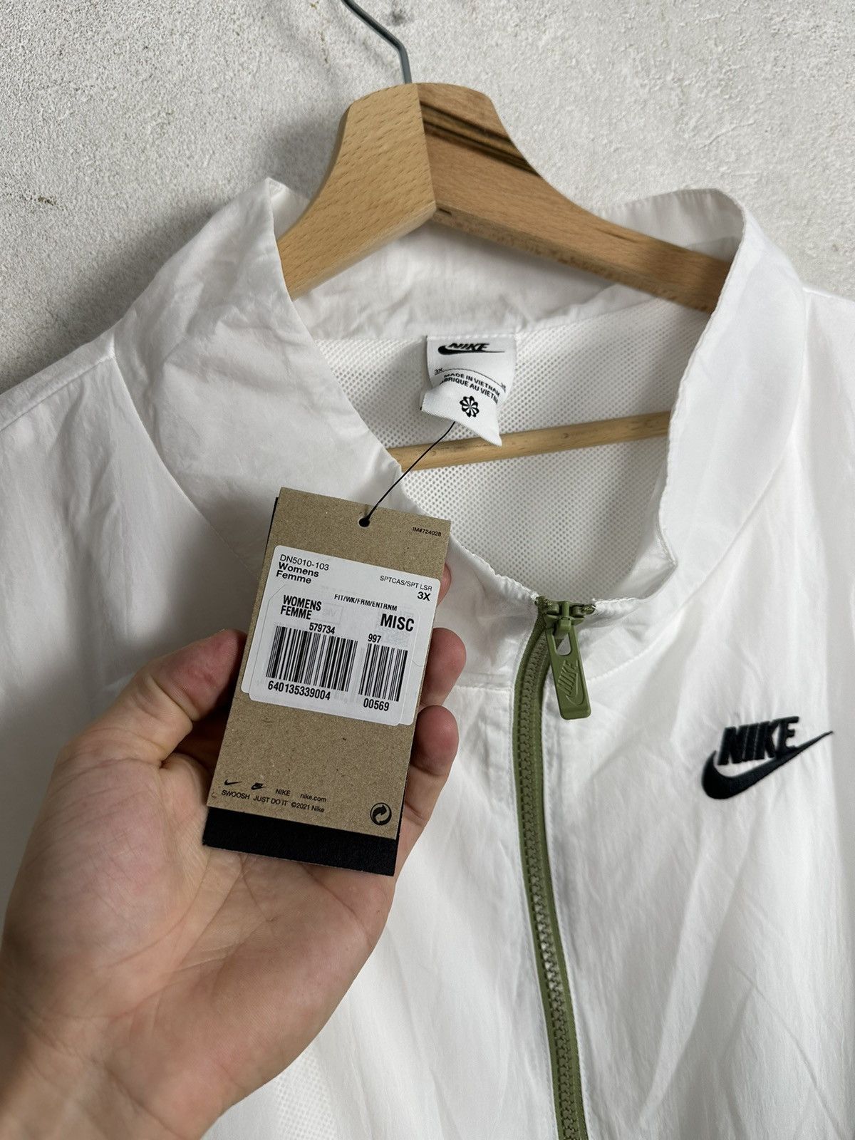 Nike × Vintage DSWT Nike Nylon Track Jacket Swoosh Oversize Size US XXL / EU 58 / 5 - 5 Thumbnail