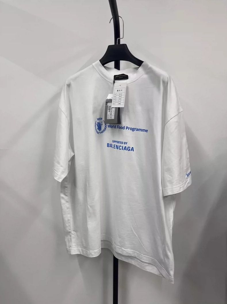 Balenciaga Balenciaga Monogrammed crewneck pullover short sleeve T-sh Size US XL / EU 56 / 4 - 1 Thumbnail