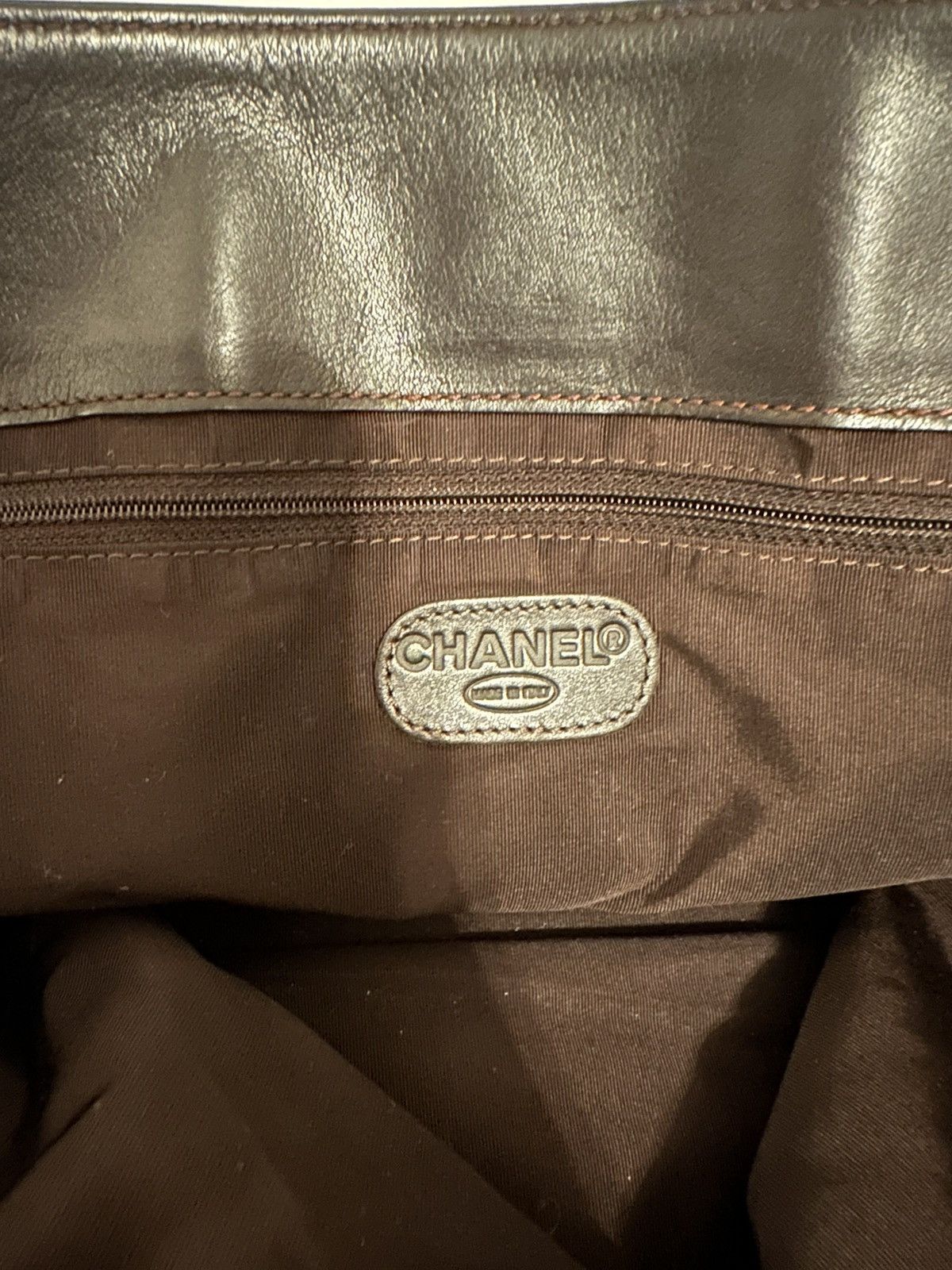 Chanel × Vintage Vintage Chanel Travel Bag in Dark Bordeaux Leather 1999 RARE Size ONE SIZE - 9 Thumbnail