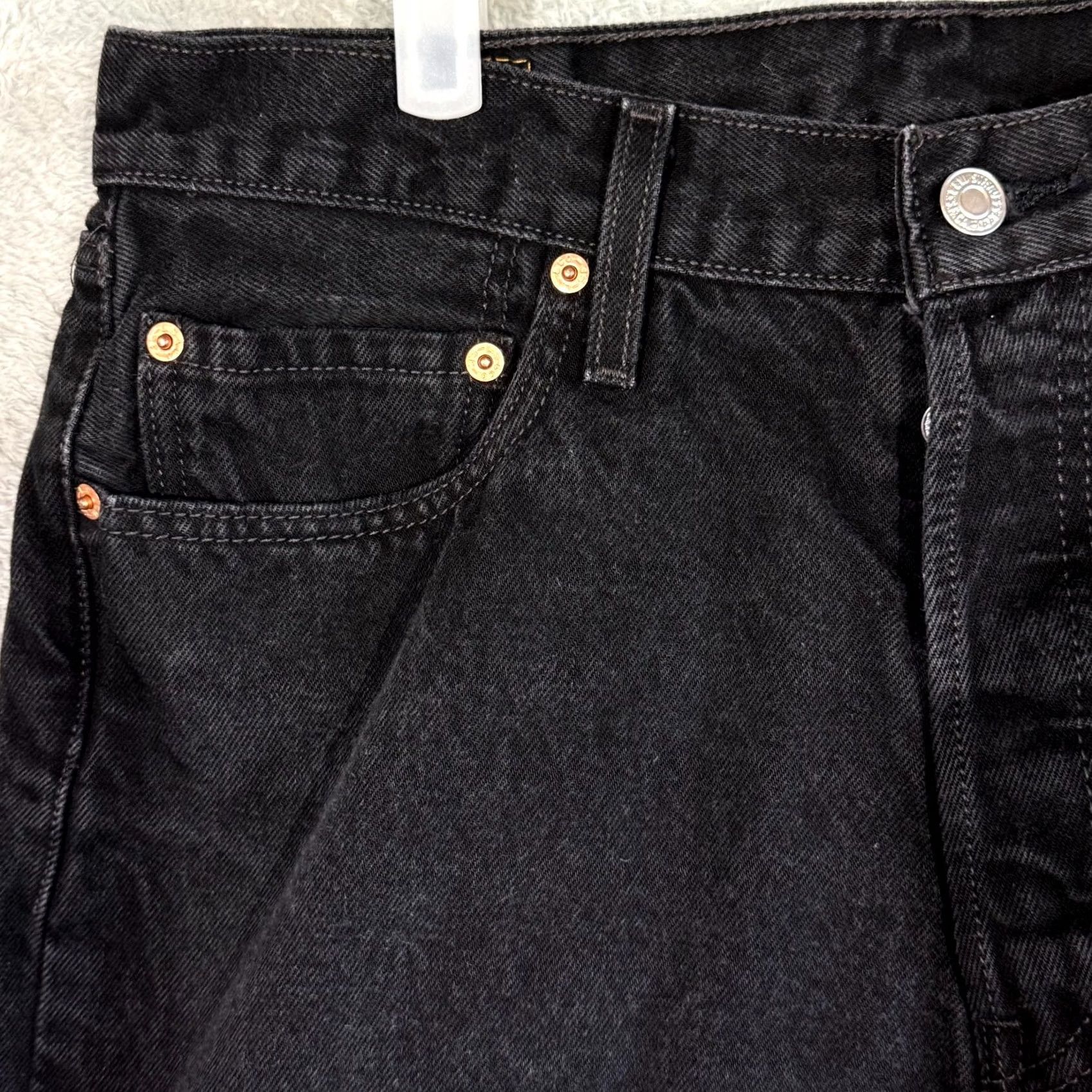 Levi's Levi’s 501 Men’s Jeans Button Fly Black Denim Straight 38 x 32 Regular Mens Jeans Size US 38 / EU 54 - 3 Thumbnail