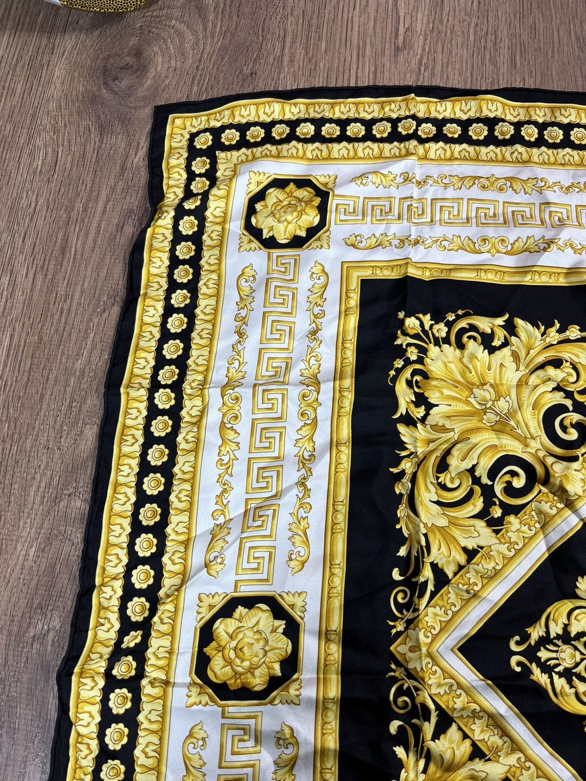 Versace Versace Silk Scarf Very Rare Gold Size ONE SIZE - 6 Thumbnail