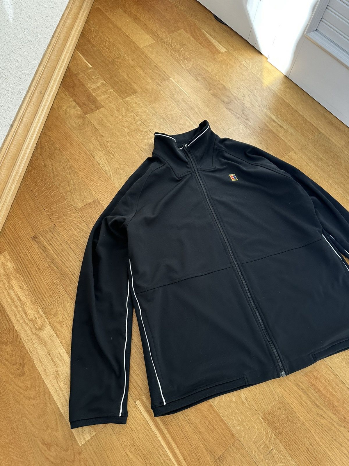 Nike Vintage Nike Court Light Zip Jacket Black Fit Y2K Size US XL / EU 56 / 4 - 5 Thumbnail