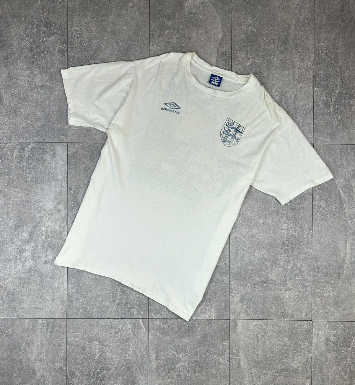 Umbro Umbro England Retro Vintage Cotton Soccer Football T-Shirt Size US XL / EU 56 / 4 - 4 Thumbnail