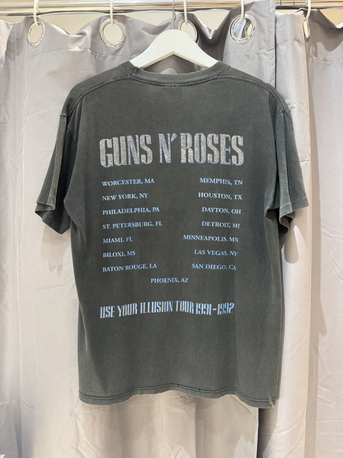 Band Tees GUN N ROSES your illusion part II Size US L / EU 52-54 / 3 - 3 Thumbnail