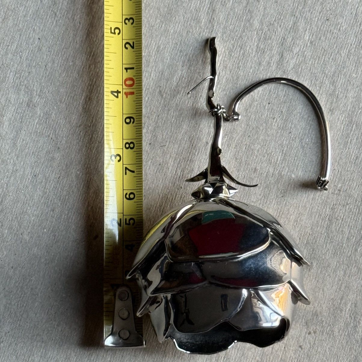 Alexander McQueen Alexander McQueen oversized silver rose ear cuff Size ONE SIZE - 7 Thumbnail
