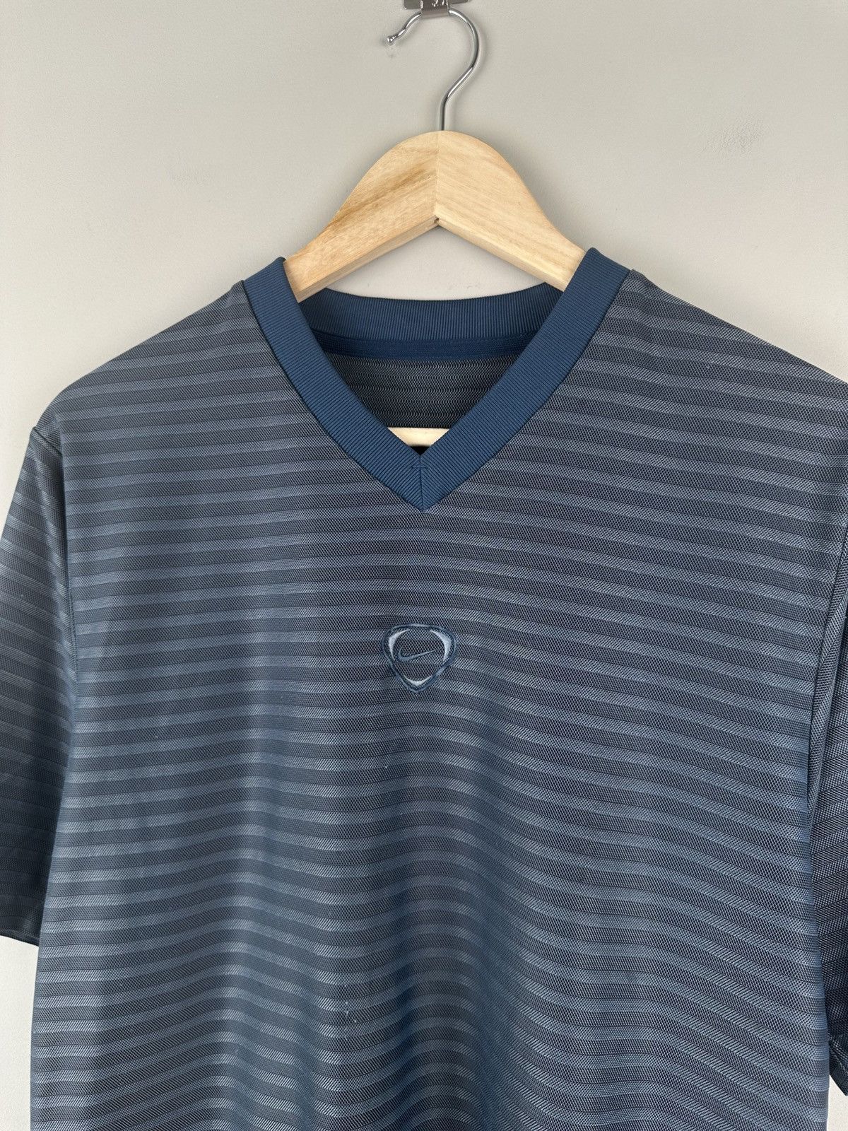 Nike Y2k Vintage Nike Central Logo Jersey Tee Size US M / EU 48-50 / 2 - 3 Thumbnail