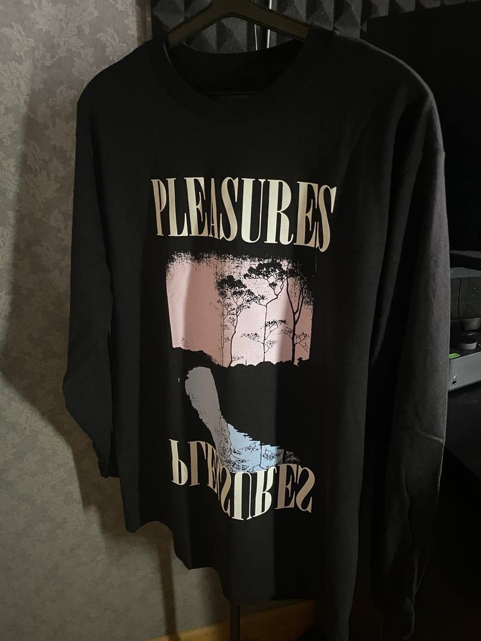 Pleasures Pleasures - River Longsleeve Size US L / EU 52-54 / 3 - 4 Thumbnail