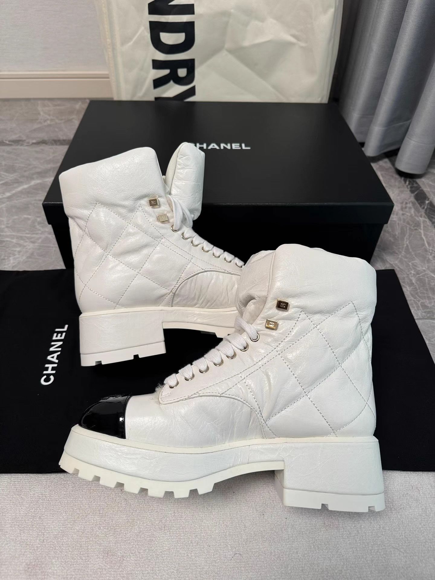 Chanel Chanel Black & White Platform Ankle Boots K6 Size US 7.5 / IT 37.5 - 6 Thumbnail