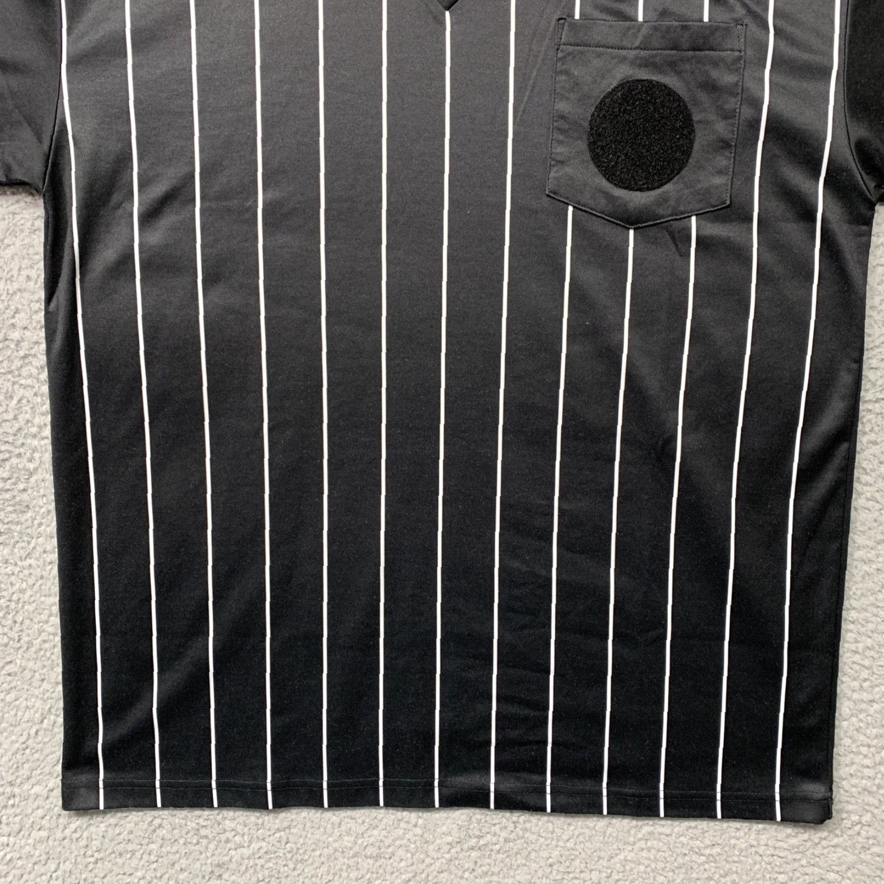 X-LARGE Black & White Ref Gear Men’s Uniform Shirt Stripes XL Collared Pocket Short Sleeve Pullover Workwear Activewear Shirt Mens Size US XL / EU 56 / 4 - 3 Thumbnail