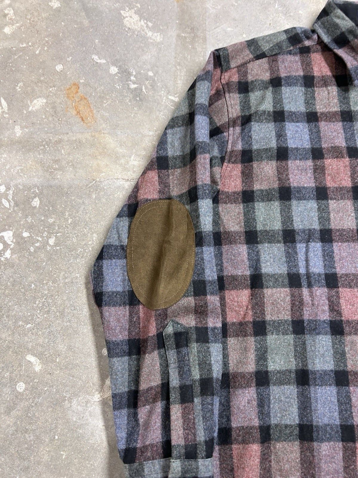 Pendleton PENDLETON Trail Shirt, Vintage Plaid Pattern Virgin Wool Size US L / EU 52-54 / 3 - 2 Thumbnail