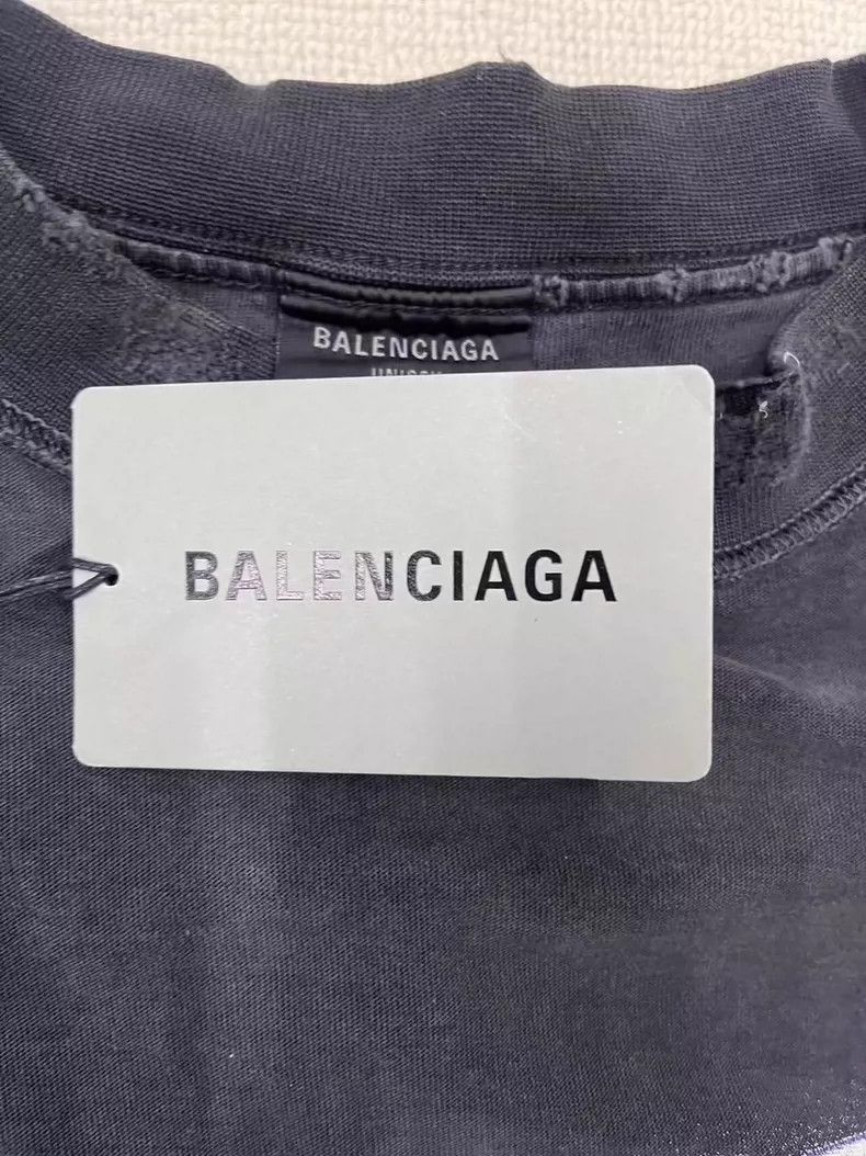 Balenciaga Balenciaga Washing damage to make old short sleeves Size US XL / EU 56 / 4 - 4 Thumbnail