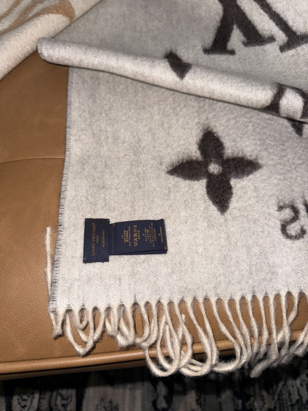 Louis Vuitton Louis vuitton gradient cashmere scarf Size ONE SIZE - 8 Thumbnail