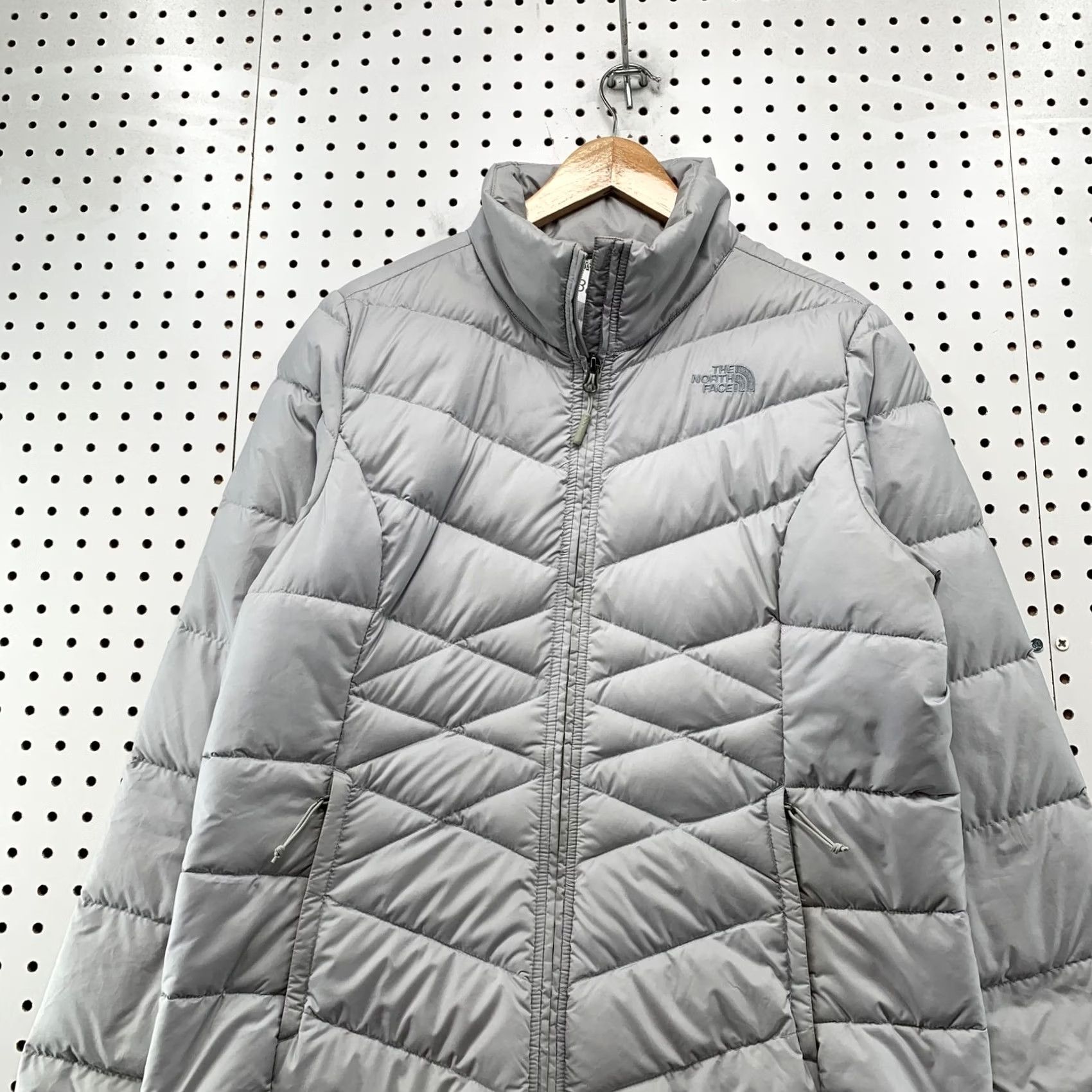 The North Face The North Face 550 Down Puffer Jacket Womens Large Gray Goose Quilted Jacket Size L / US 10 / IT 46 - 2 Thumbnail