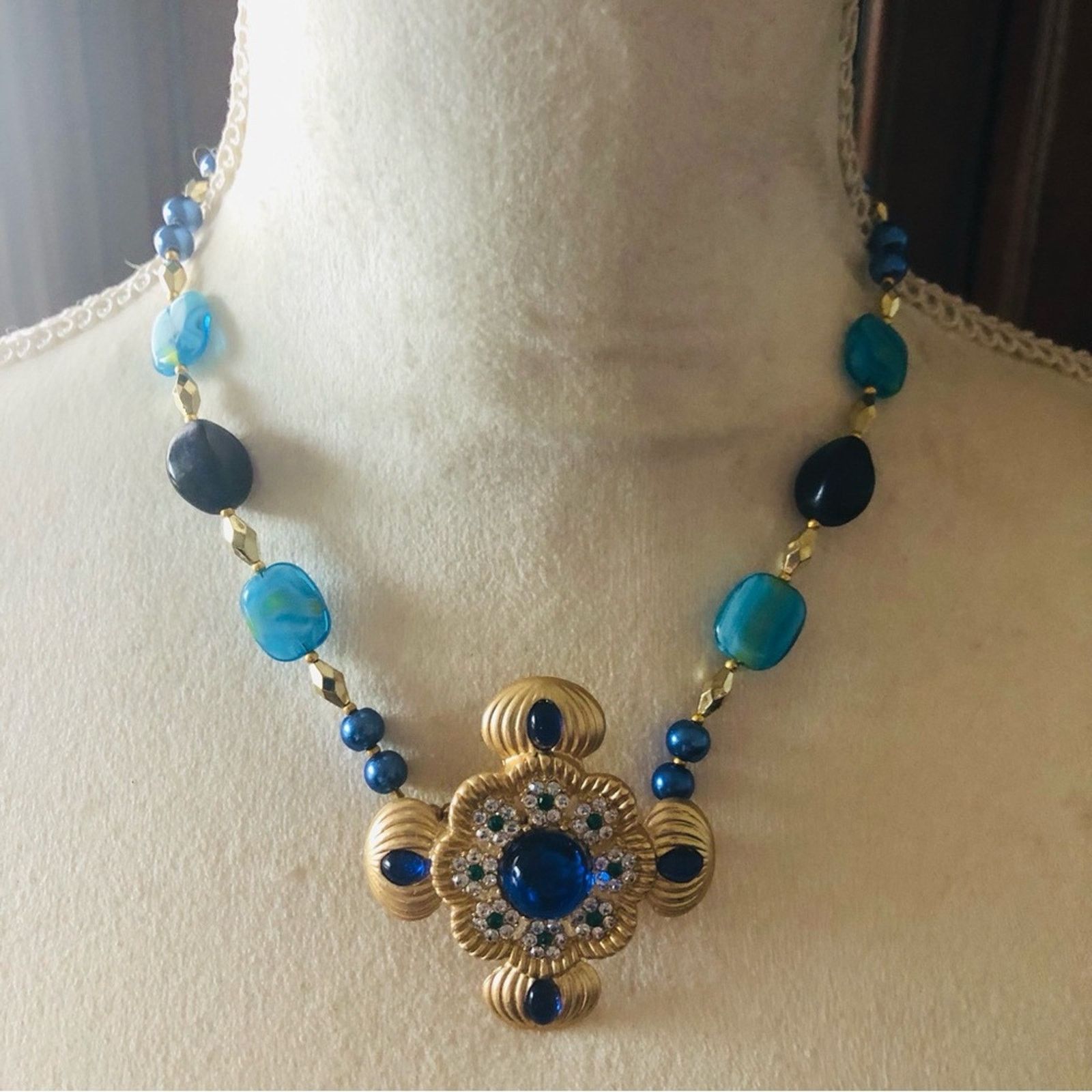Handmade Handcrafted repurpose glass stone Pearl necklace Size ONE SIZE - 2 Thumbnail