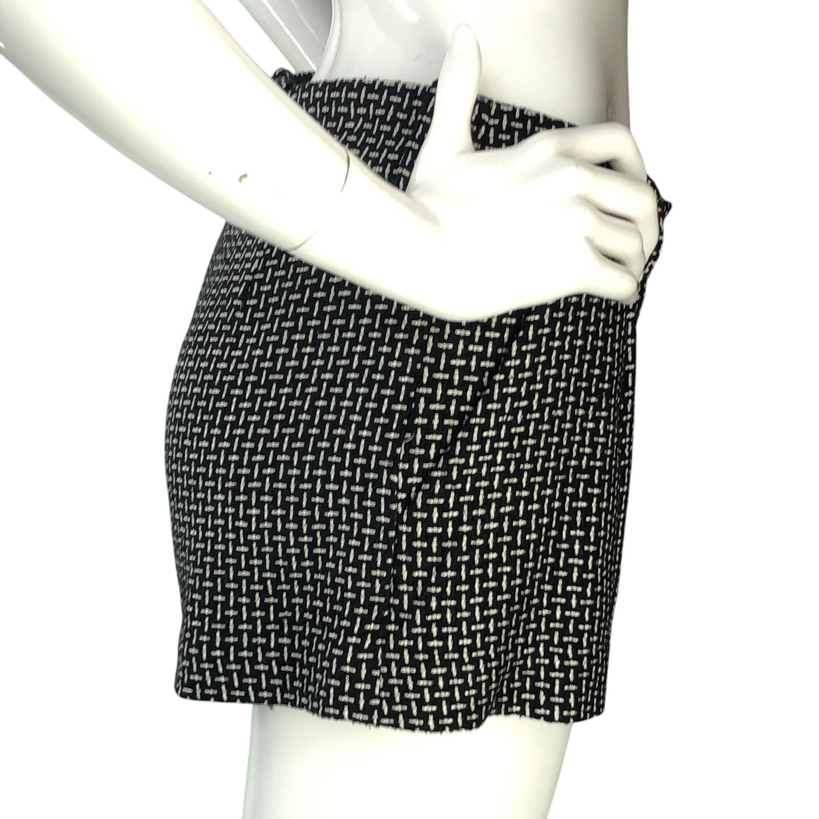 Diane von Furstenberg Diane Von Furstenberg Size 2 Shorts Naples Silk Viscose Size 26" / US 2 / IT 38 - 7 Thumbnail
