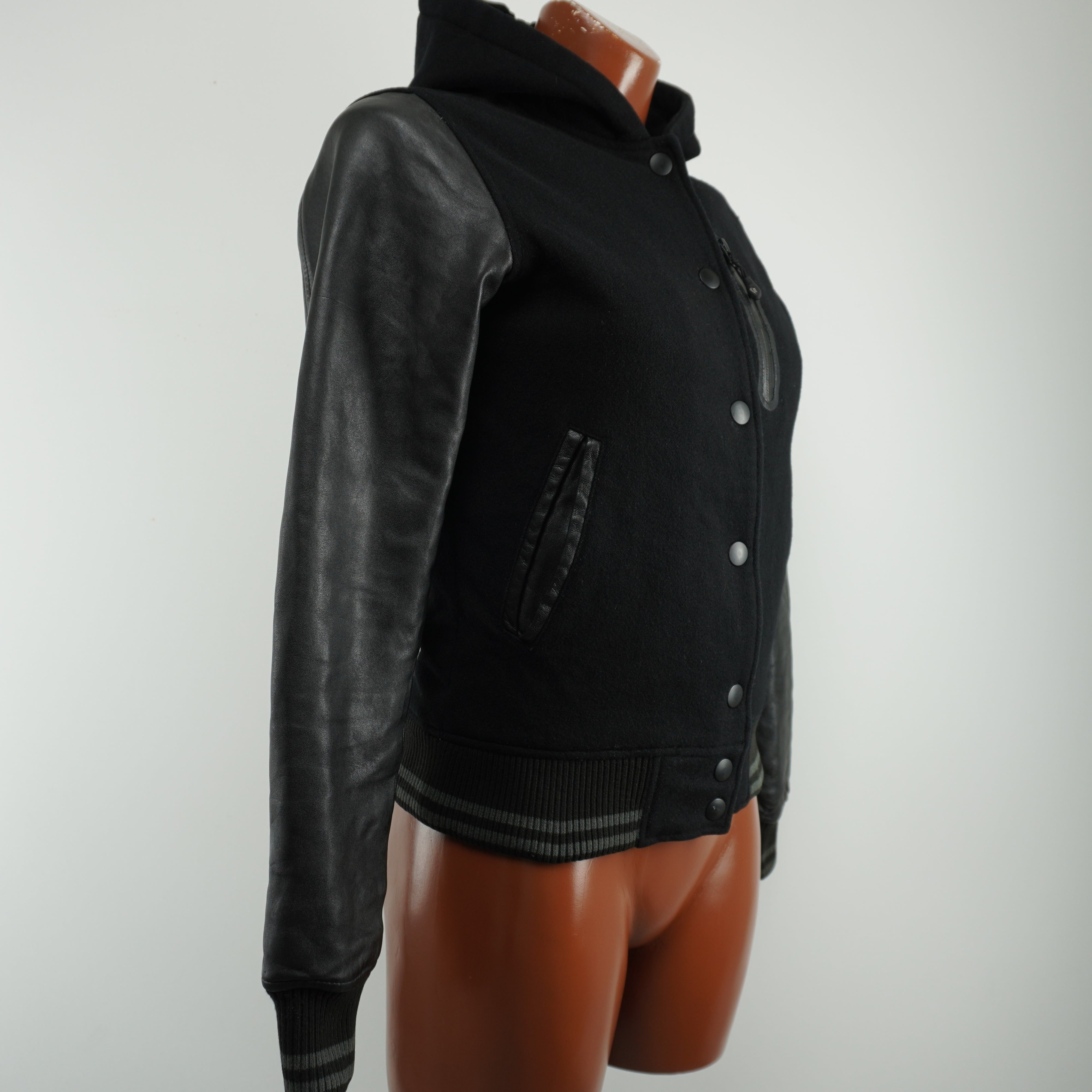 Nike Used Women's Nike Black Jacket Size S / US 4 / IT 40 - 2 Thumbnail