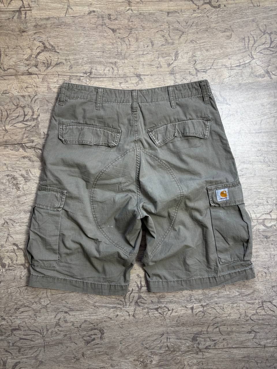 Carhartt Carhartt Bermuda Cargo baggy camo Shorts Size US 30 / EU 46 - 1 Thumbnail