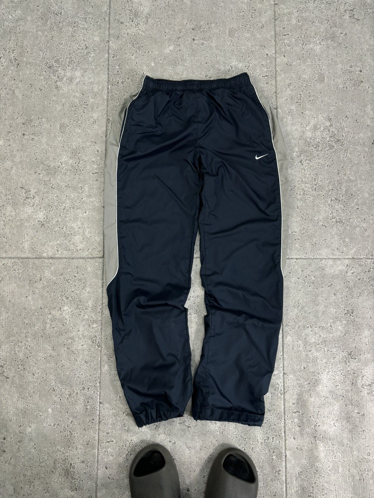 Nike × Vintage Crazy Vintage Y2K/2000s Baggy Nike Track Pants Hip Hop Size US 32 / EU 48 - 2 Thumbnail