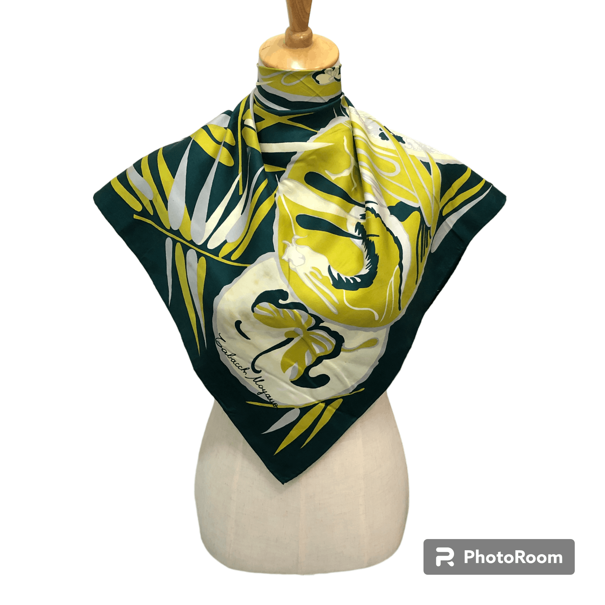Japanese Brand Vintage Tabacch Moyano Silk Scarf M1191 Size ONE SIZE - 1 Thumbnail
