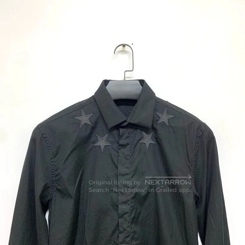 Givenchy Givenchy Star Collar Black Button. Size US M / EU 48-50 / 2 - 5 Thumbnail