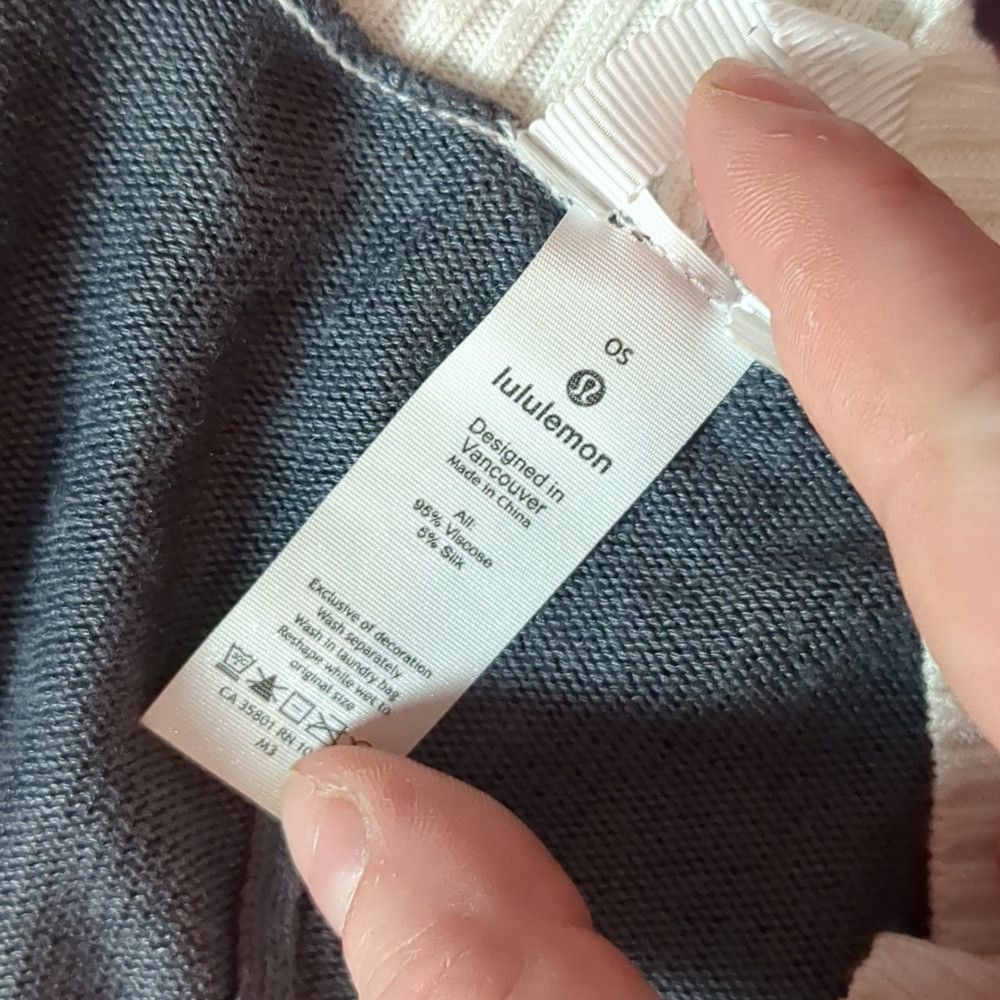 Lululemon Lululemon NWOT hatha coloblock wrap size OS Size ONE SIZE - 4 Thumbnail