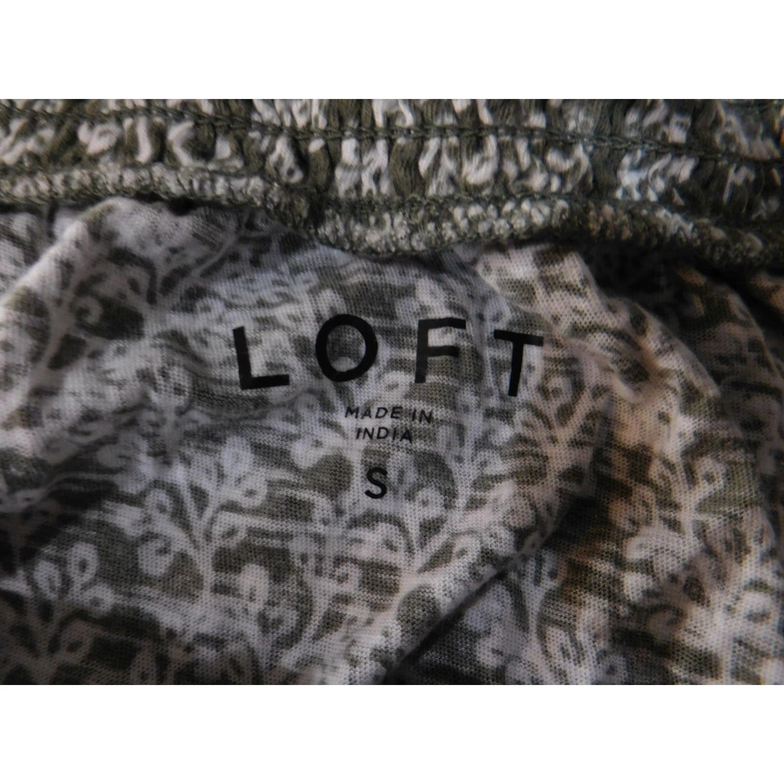 Loft LOFT Blouse Shirt Womens Small Green White Floral Peasant Boho Smocked Flutter Sleeve Lightweight Cotton Size S / US 4 / IT 40 - 4 Thumbnail