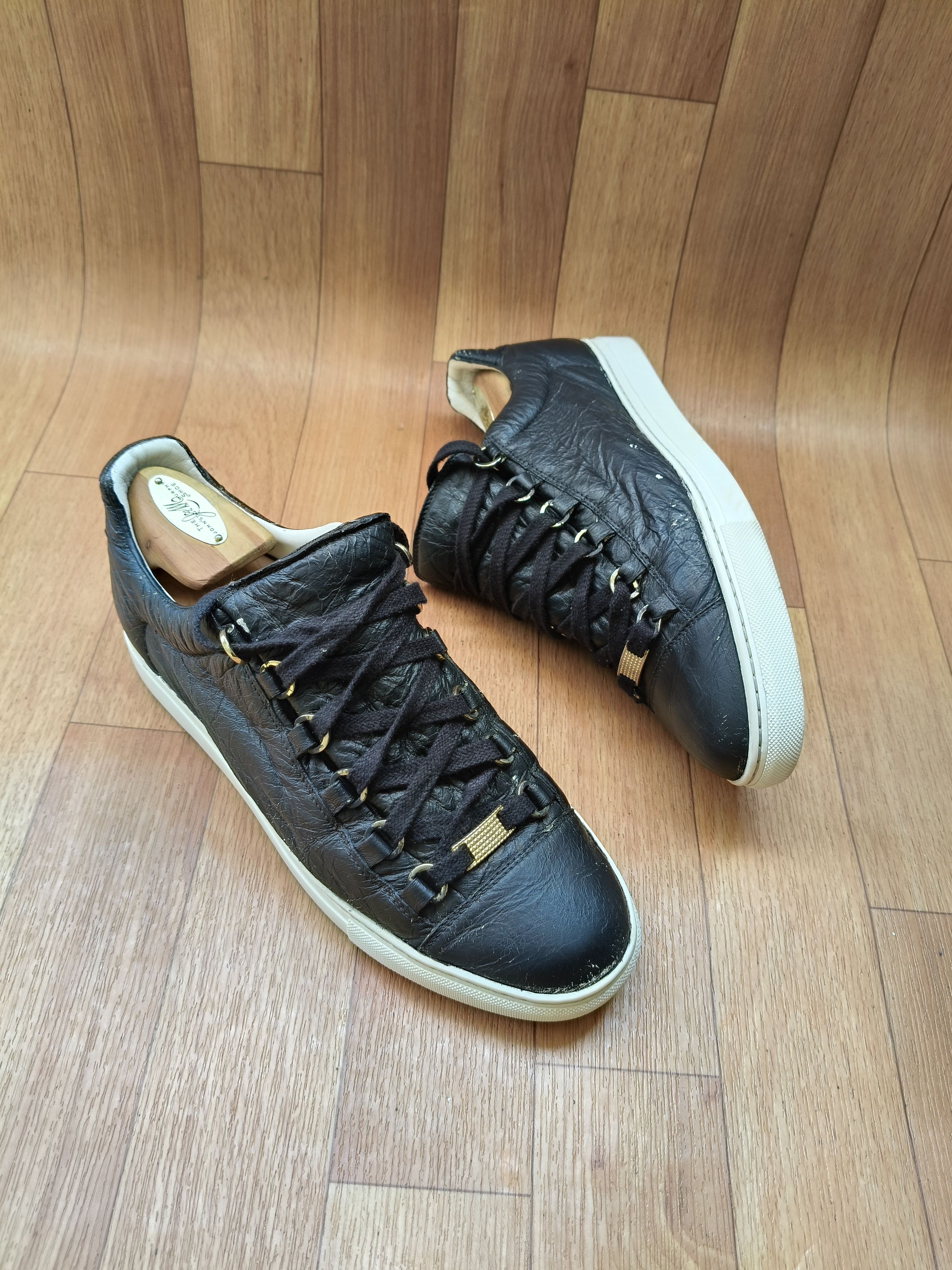 Balenciaga BALENCIAGA ARENA CRACKED EFFECT LOW TOP SNEAKERS Size US 7.5 / EU 40-41 - 3 Thumbnail
