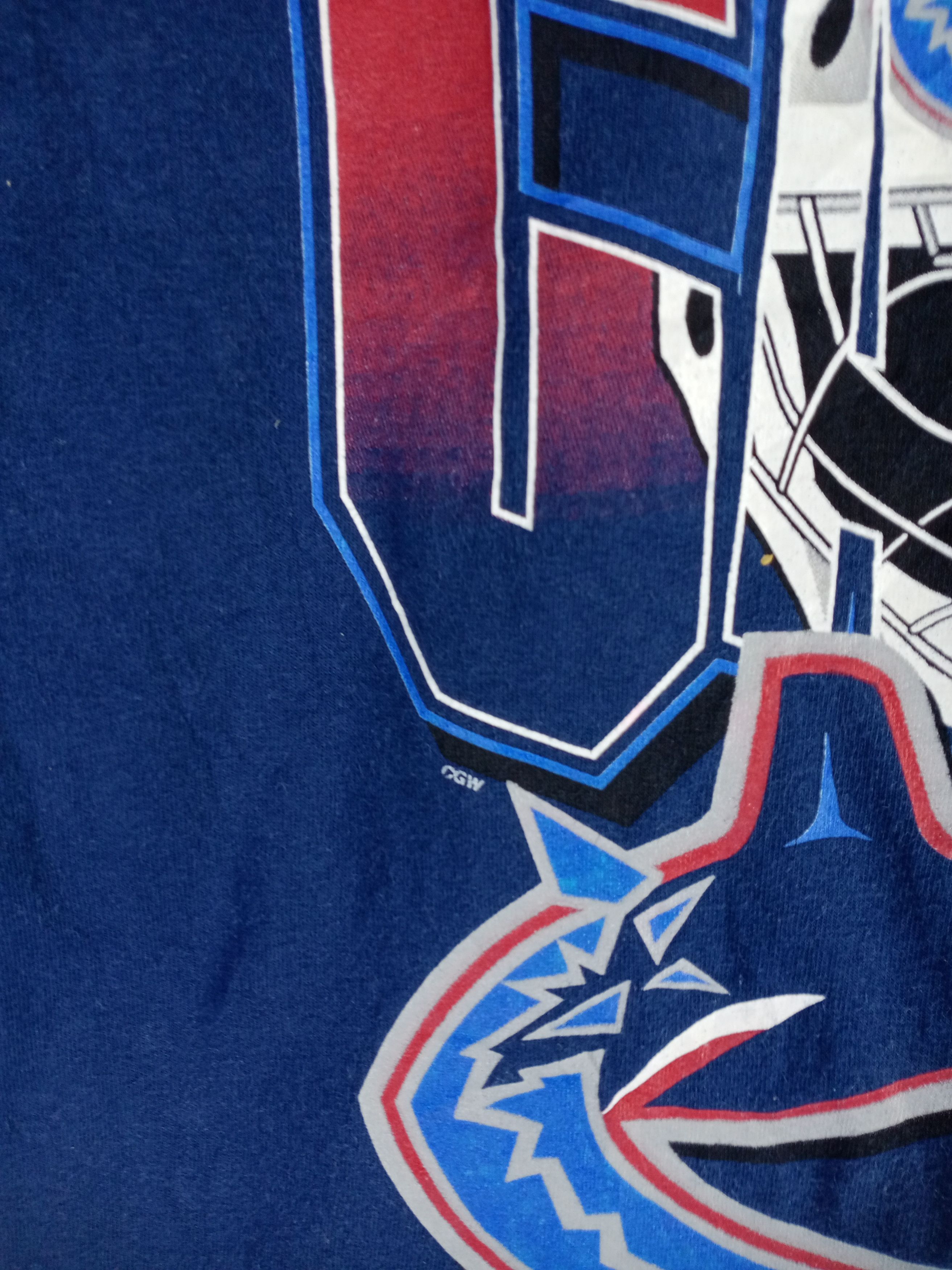 NHL RARE VINTAGE 90'S VANCOUVER CANUCKS NFL TSHIRT Size US M / EU 48-50 / 2 - 5 Thumbnail