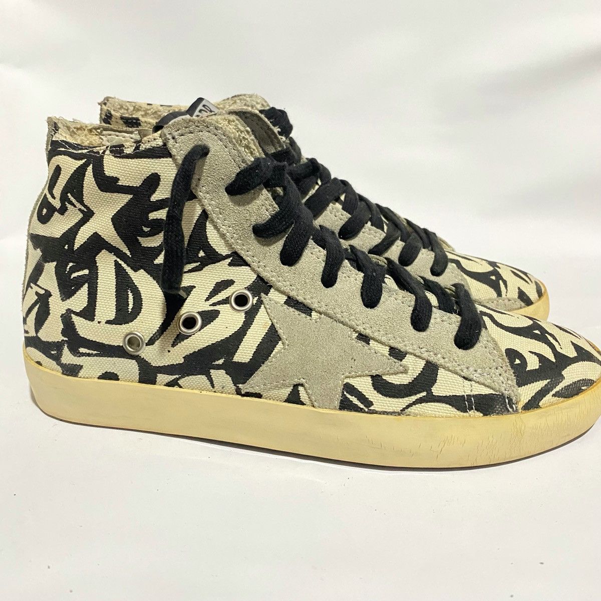 Golden Goose Golden Goose Deluxe Brand Graffiti Francy Size US 6 / IT 36 - 1 Thumbnail