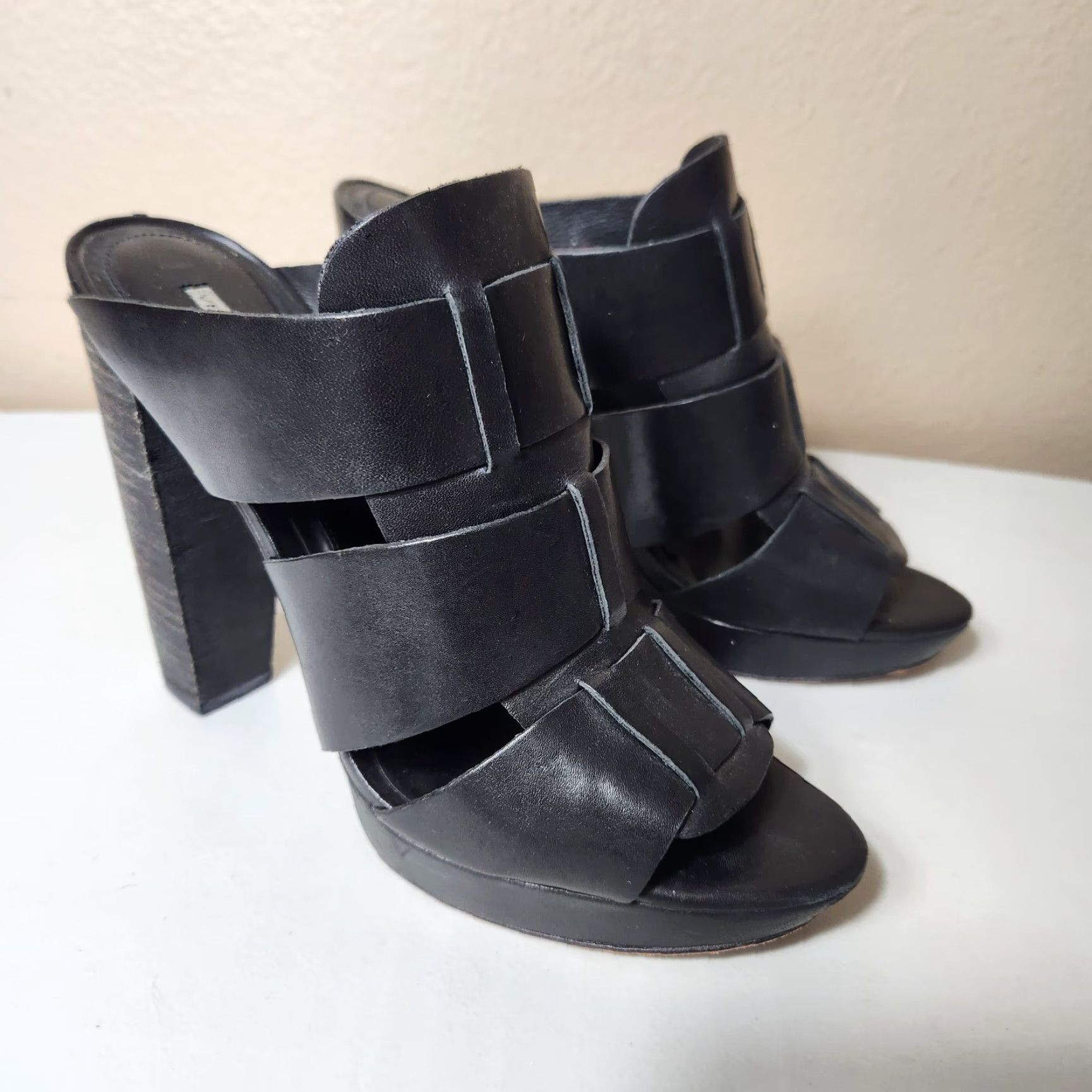 Vera Wang Vera Wang Lavender Black Leather Strappy Peep Toe Platform Block Heels-Size 8.5 Womens Shoes Size US 9 / IT 39 - 2 Thumbnail