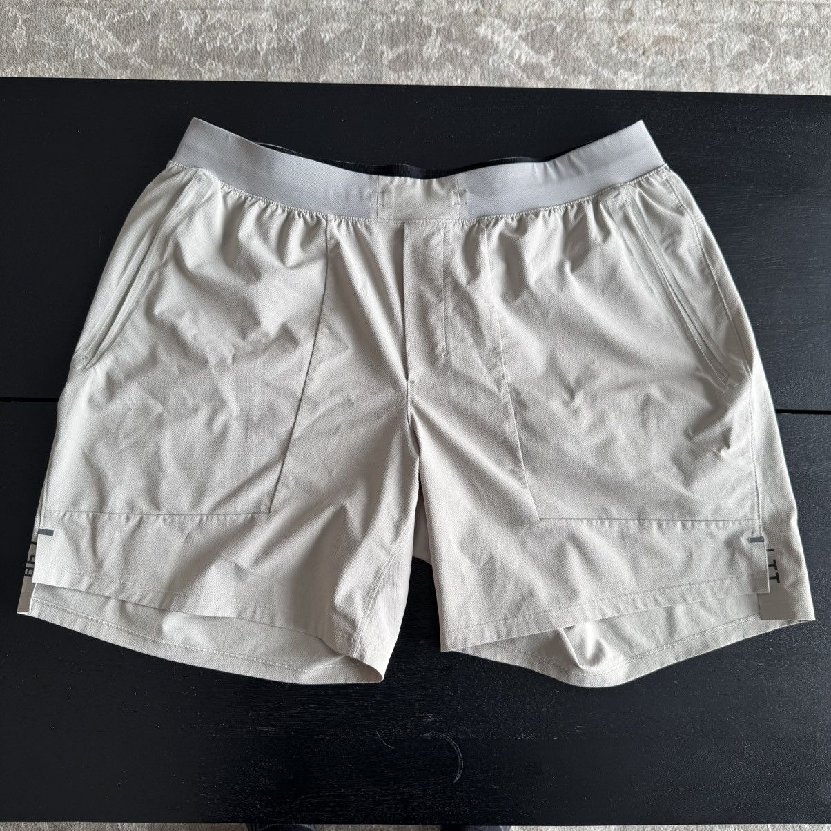 Lululemon License to Train Short LinerLess 7” XXL Size US 38 / EU 54 - 1 Thumbnail
