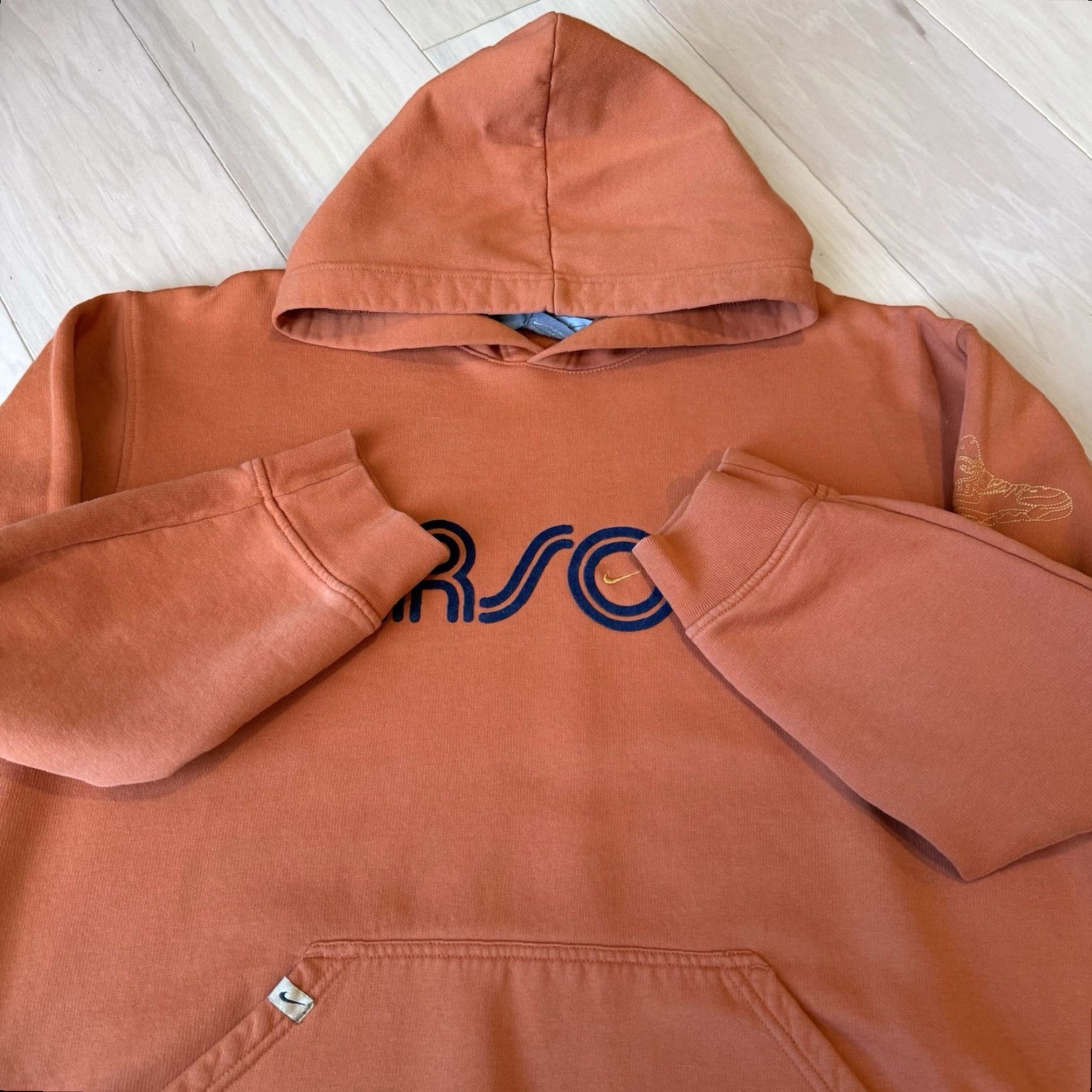 Nike VINTAGE Nike Air Soul Hoodie XL Orange Swoosh Pullover Hoodie Men Regular Fleece Sweatshirt Size US XL / EU 56 / 4 - 4 Thumbnail
