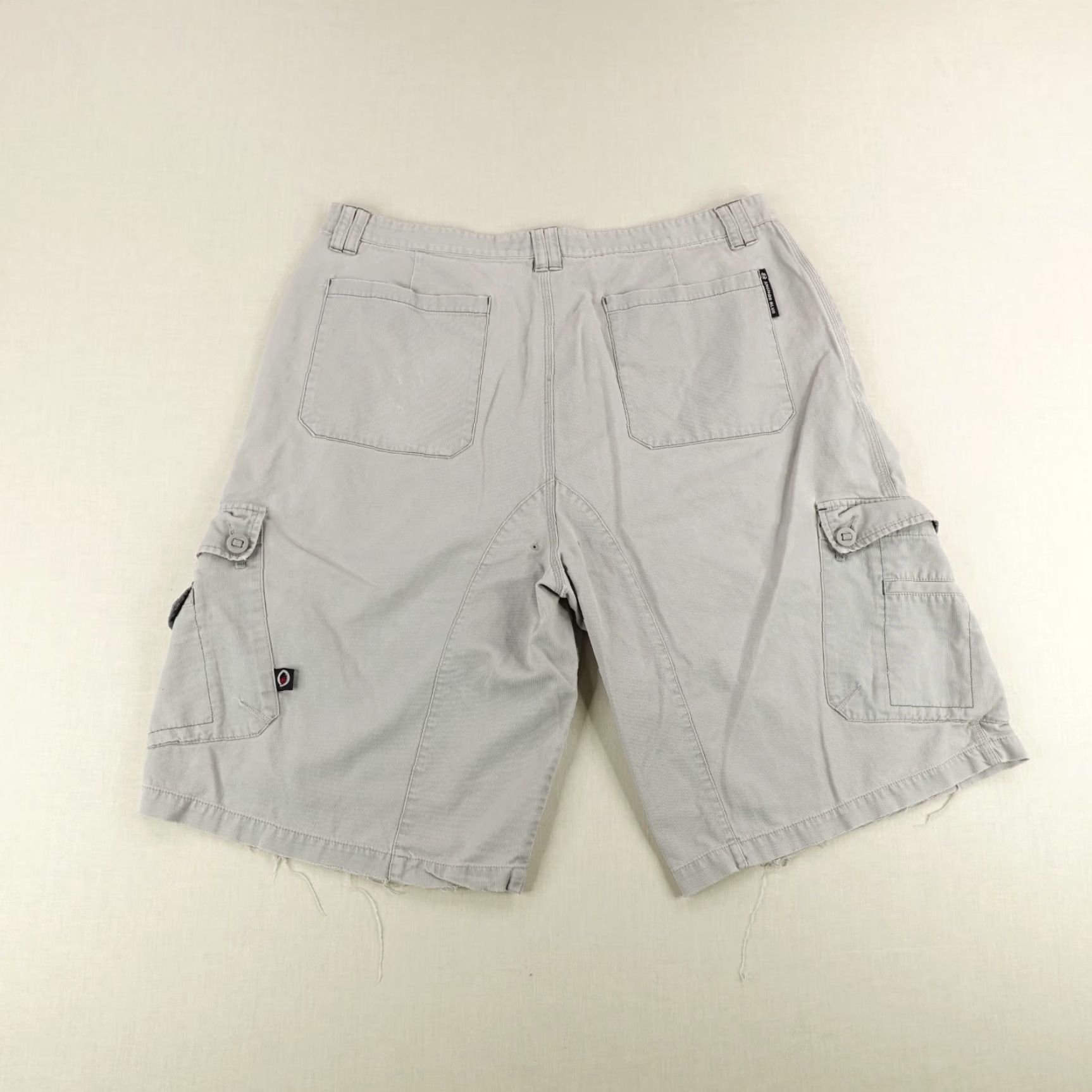 Anchor Blue VINTAGE Anchor Blue Shorts Mens 40 Gray Cargo Baggy Grunge Loose Y2K Grunge Casual Travel Workwear Cotton 13in Inseam Mens Size US 39 - 5 Thumbnail