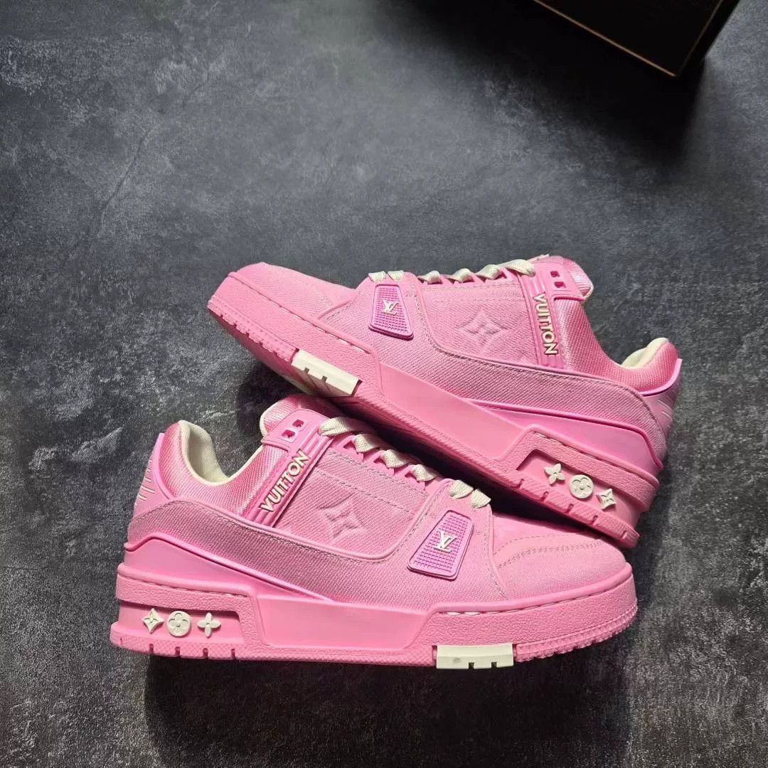 Louis Vuitton Louis Vuitton Training Pink Lowtop Sneakers 25 Women Size US 8 / IT 38 - 1 Thumbnail