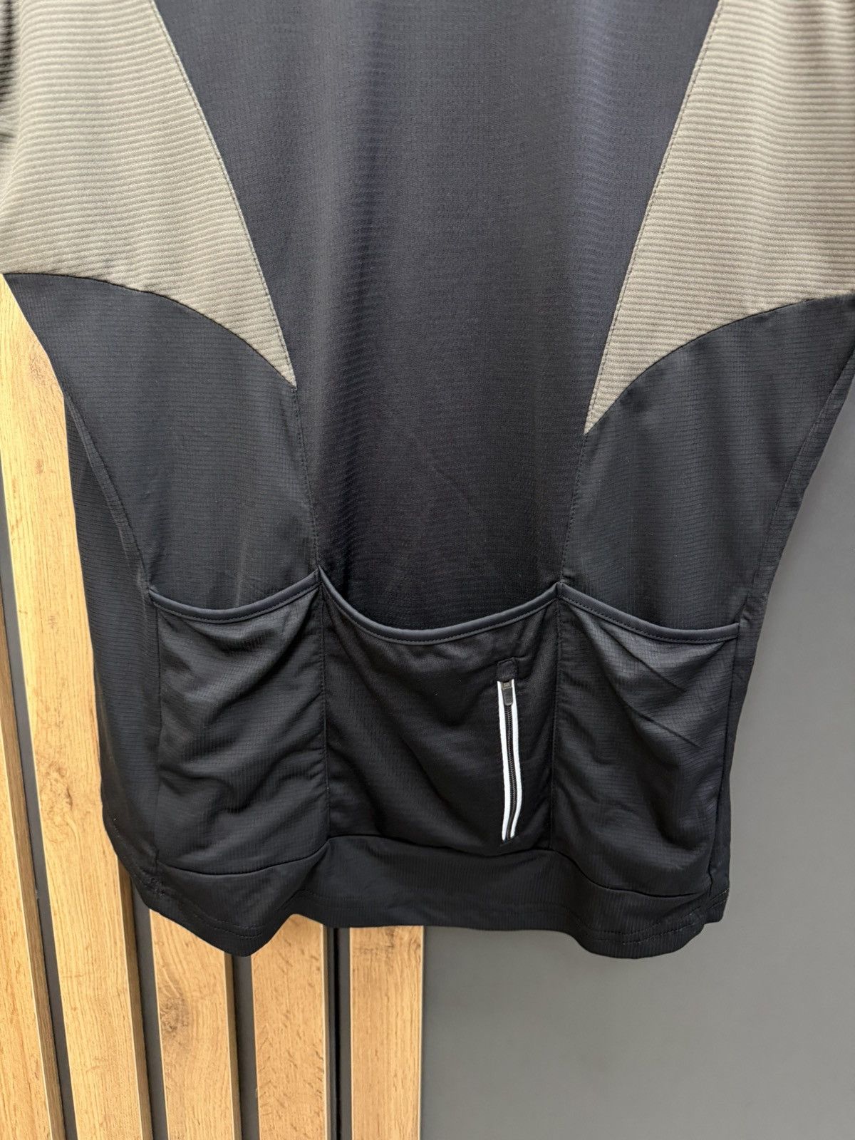 Other Endura Cycling Jersey Half Zip Black Grey Size M Size US M / EU 48-50 / 2 - 11 Thumbnail