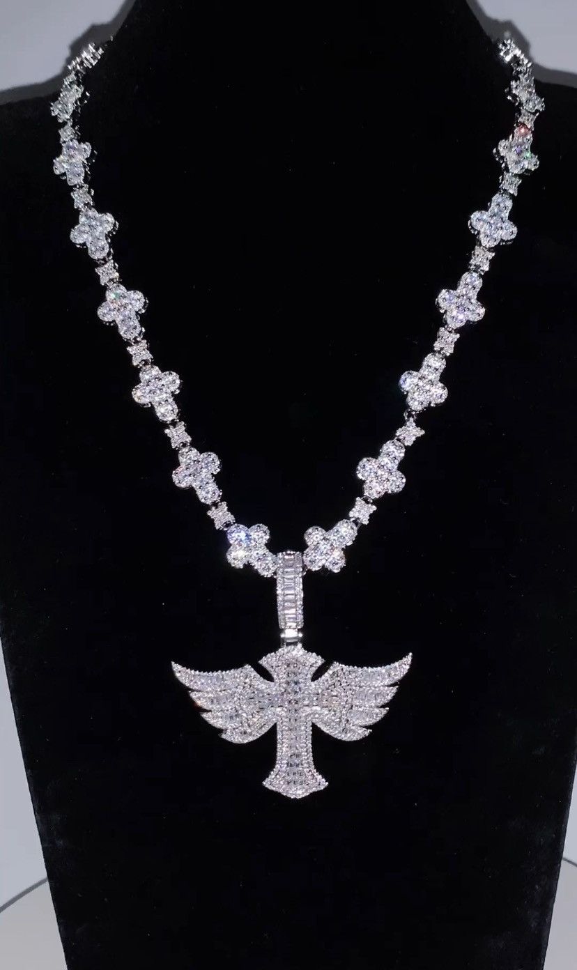 Chain Pendant In the Style