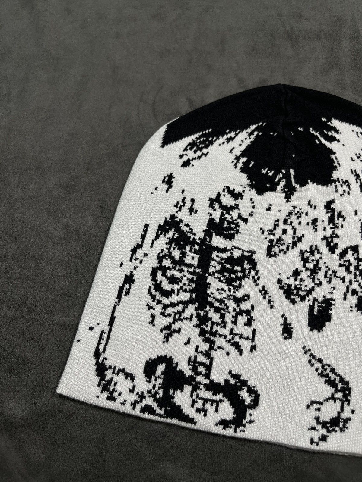 Japanese Brand Fire Burning Skeletons Graphic No Cuff Skull Cap Beanie Hat Size ONE SIZE - 5 Thumbnail