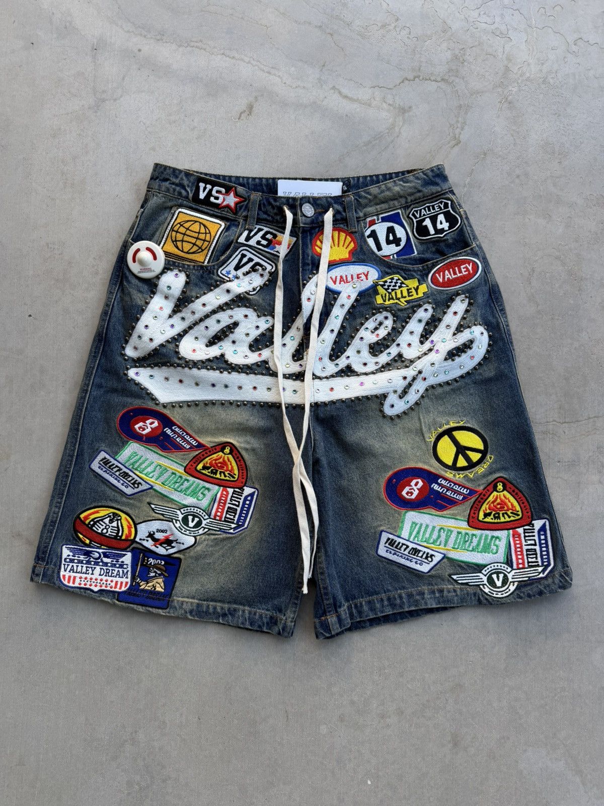 Vale Vale Forever 1980s Patchwork Jorts – Mid Wash 40 New Size US 40 / EU 56 - 1 Thumbnail