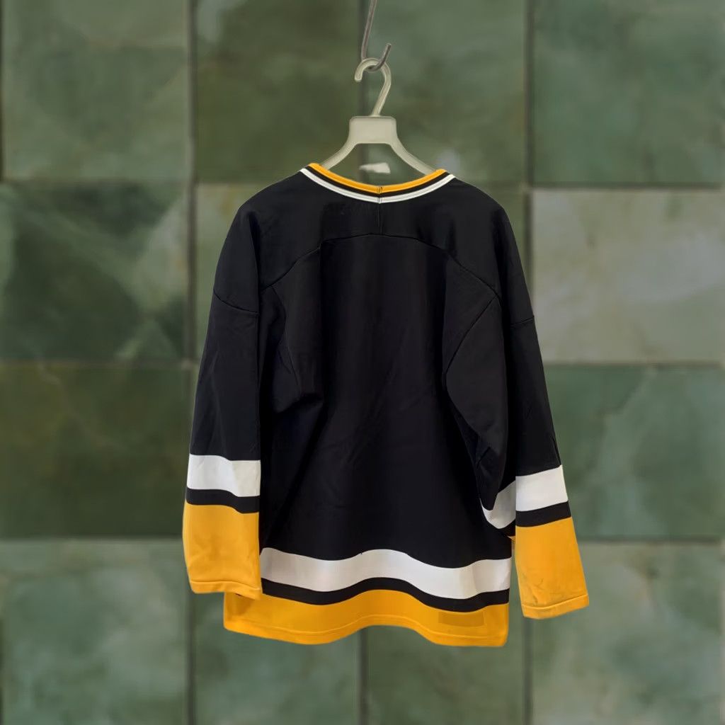 Vintage VINTAGE CCM Maska Sudden Death Movie Promo Hockey Jersey Mens M Black 1995 Film Promotional Mens Shirt Size US M / EU 48-50 / 2 - 1 Thumbnail