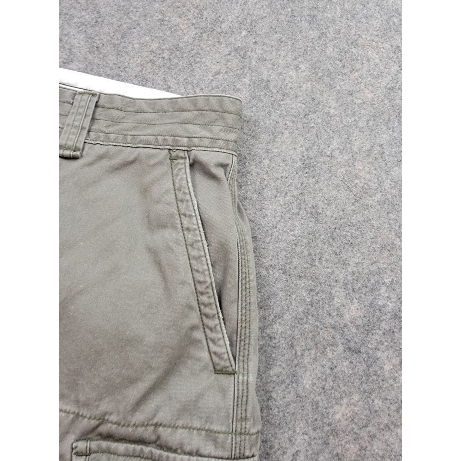 Polo Ralph Lauren Polo Ralph Lauren Cargo Shorts Mens 33 Green Gray Canvas Inseam 9in Pocket Logo Button Zip Casual Travel Preppy 90s American Outdoor Mens Size US XS / EU 42 / 0 - 3 Thumbnail