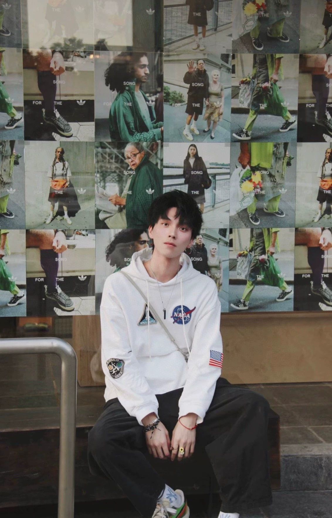 Balenciaga Balenciaga x NASA White Hoodie Size XS Size US XS / EU 42 / 0 - 8 Thumbnail