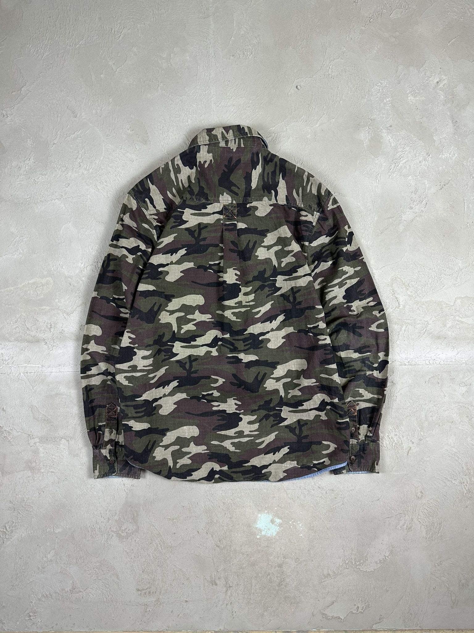 Pelle Pelle Vintage Y2k Pelle Pelle Camo Miitary Button Up Shirt Size US L / EU 52-54 / 3 - 10 Thumbnail