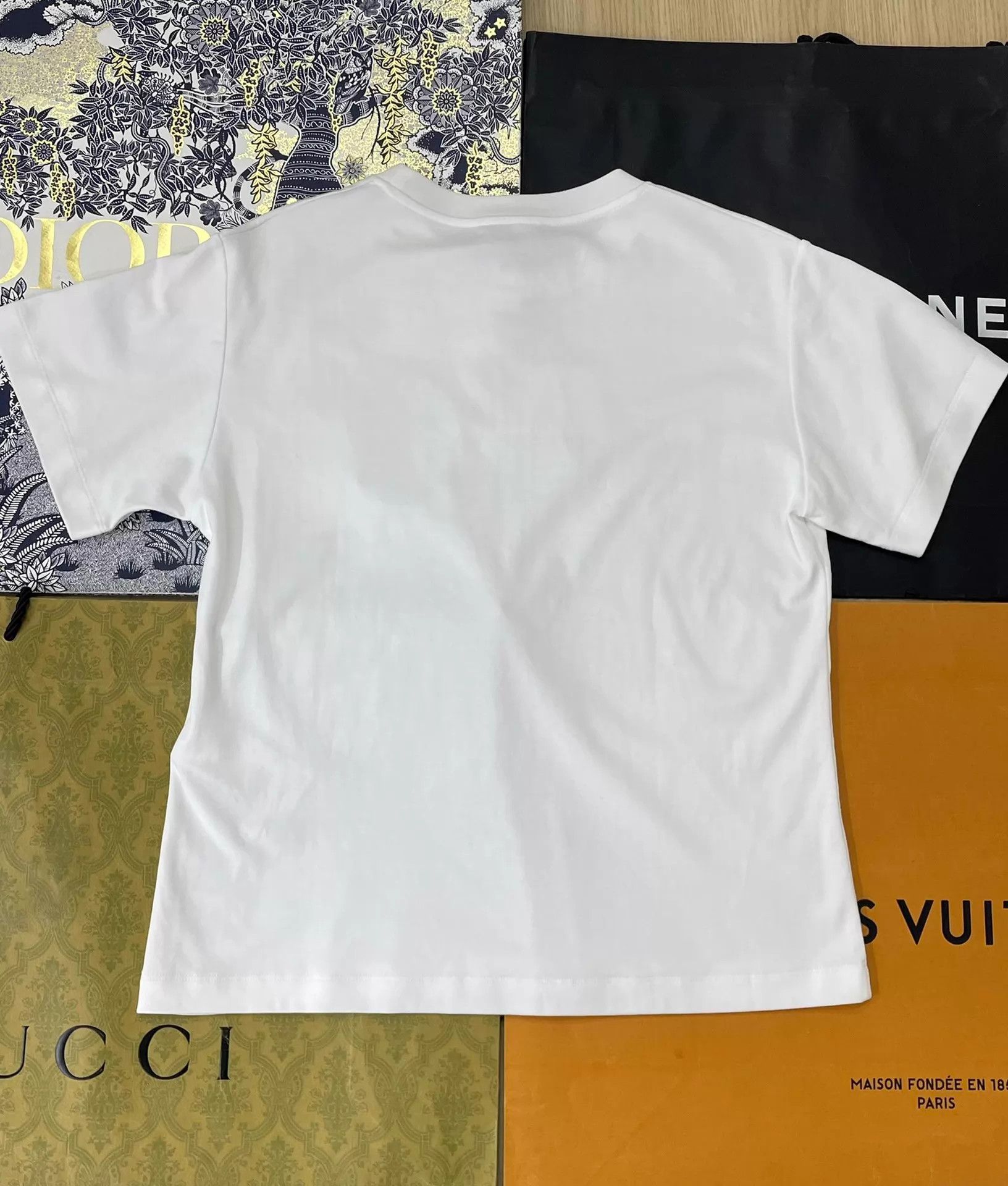 Louis Vuitton LV 26 SS New Classic Printed Short Sleeve Tee M Size M / US 6-8 / IT 42-44 - 3 Thumbnail