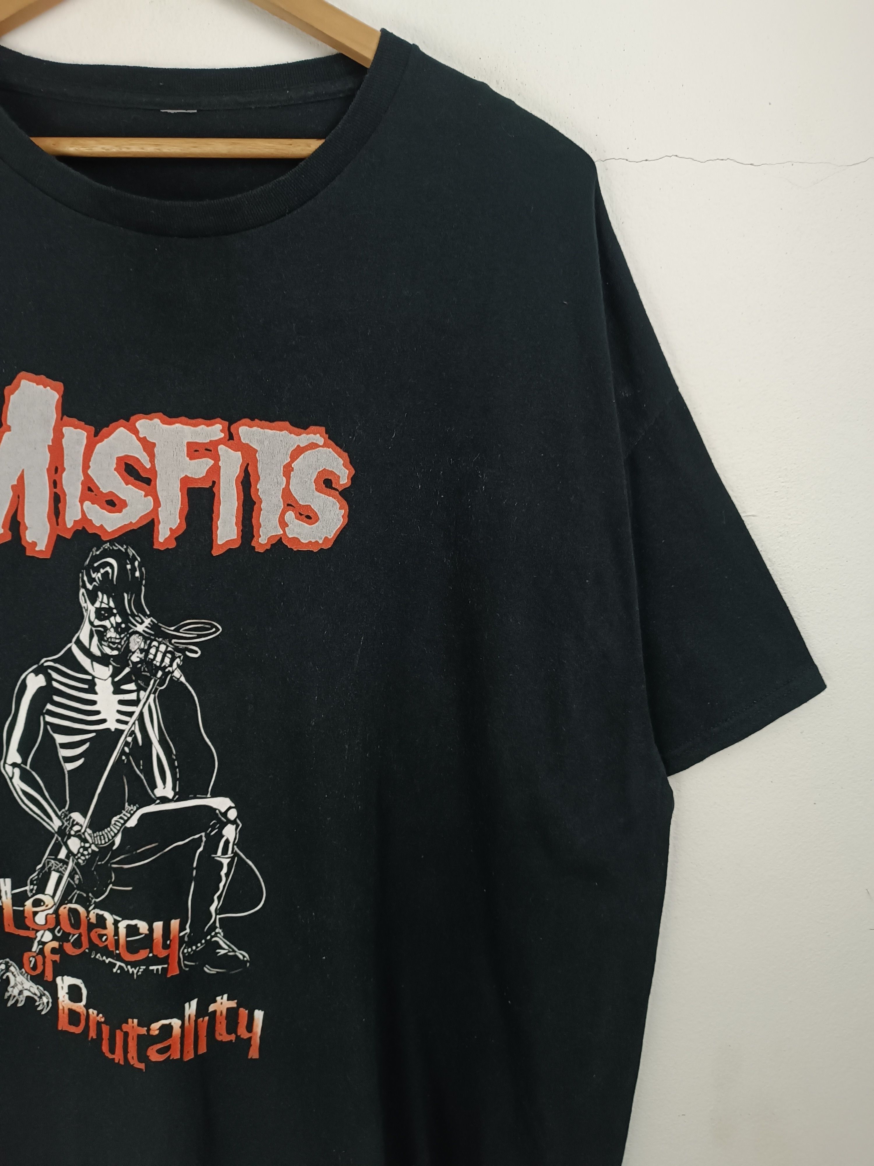 Band Tees VINTAGE MISFITS LEGACY OF BRUTALITY PUNK TEE rancid ramones Size US XXL / EU 58 / 5 - 6 Thumbnail