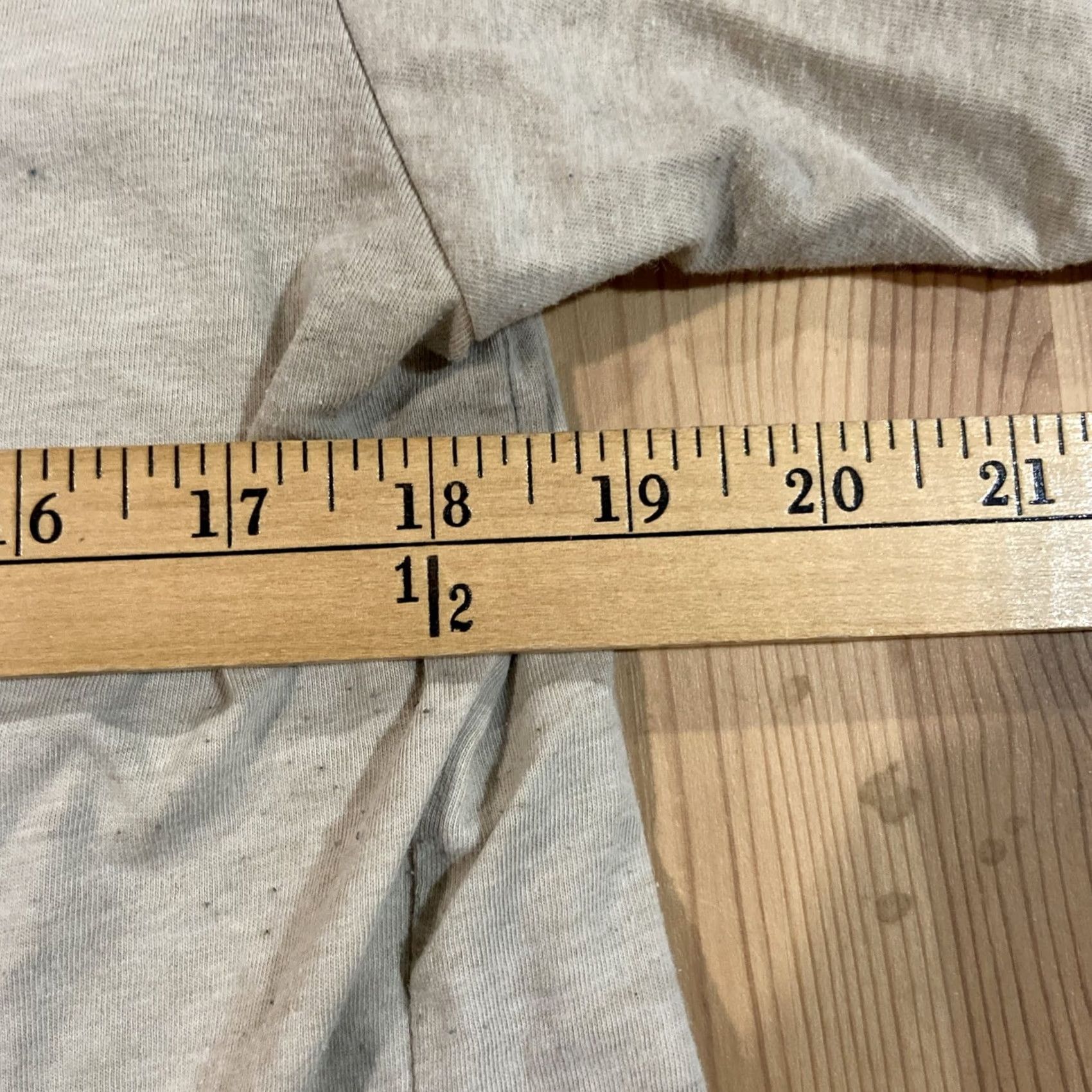 Gildan Gildan T-Shirt XS? [Error: Cannot determine size from given constraints; returning title based on available: XL Beige 100% Cotton] Size US XL / EU 56 / 4 - 4 Thumbnail