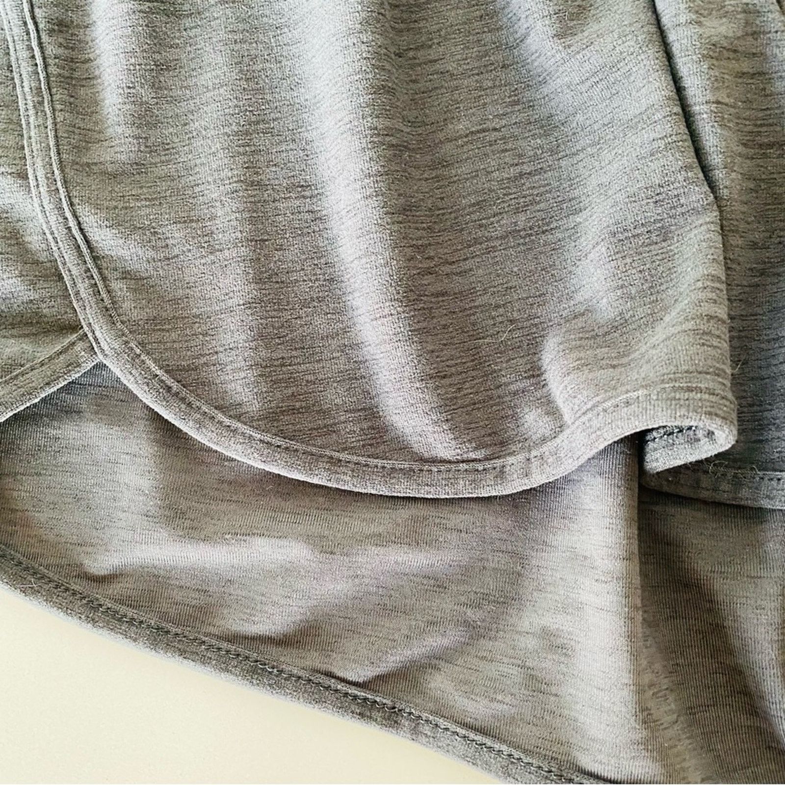 Old Navy NEW OLD NAVY ACTIVE Dark Grey Black Running Workout Shorts Size 28" / US 6 / IT 42 - 8 Thumbnail