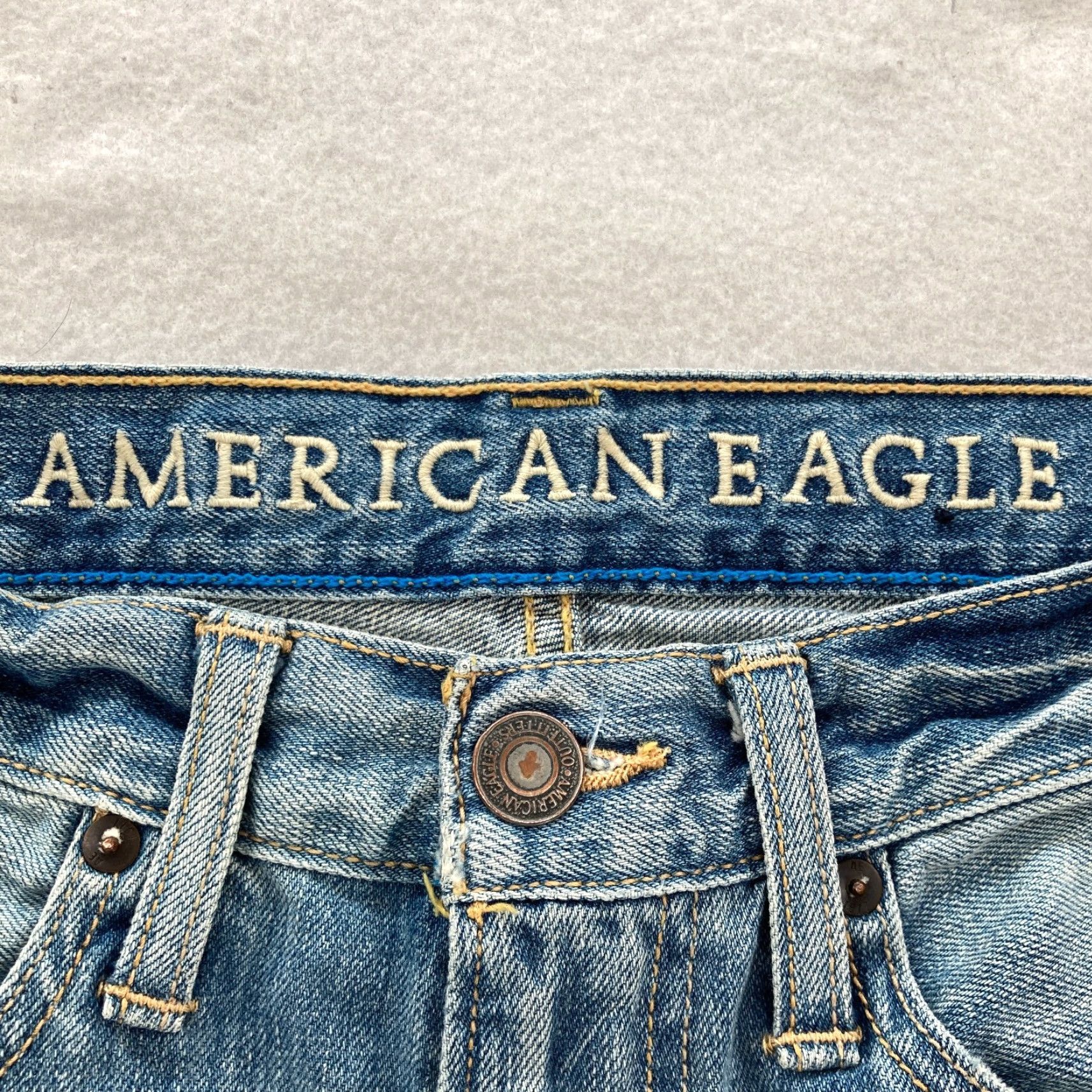 American Eagle Outfitters American Eagle Jeans Mens 31x32 Relaxed Straight Denim Blue 5-Pocket Grunge Rock Southwestern Style Jeans Mens Size US 31 - 4 Thumbnail